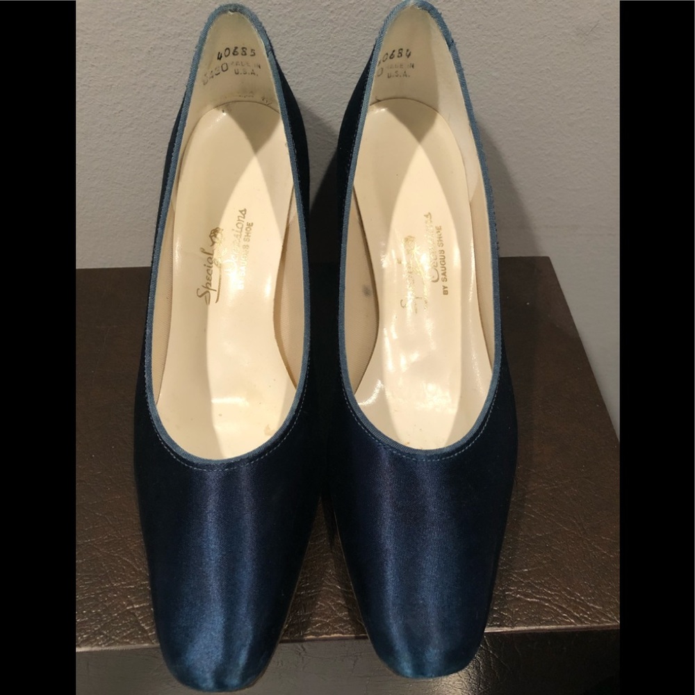 Evening Shoes :  Satin midnight Blue Pumps - size 8